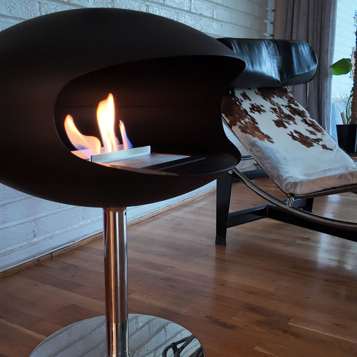 Cocoon Pedestal - Matte Black with Steel Pedestal