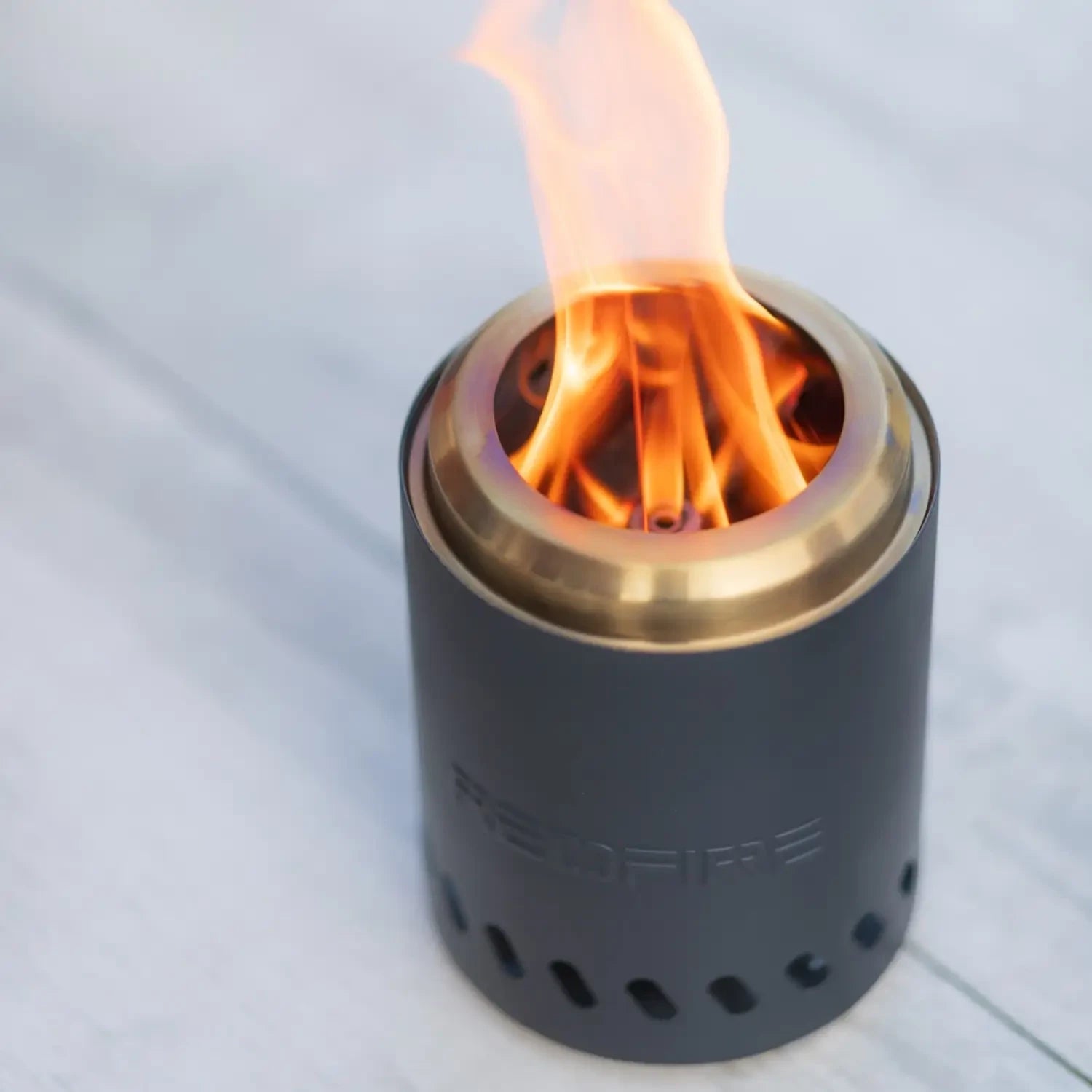 Volcano Pellet Tafelvuurkorf Small – Zwart RVS